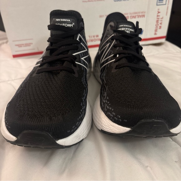 New Balance Black White and Gray M1080B11-D mens size 9.5 - Picture 4 of 8